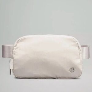 Lululemon Athletica Everywhere Belt Bag 1L Off White Opal Light Ivory